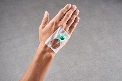 Curafix i.v. control 6 x 7.5 cm steril 50 Stück Kanülenfixierpflaster