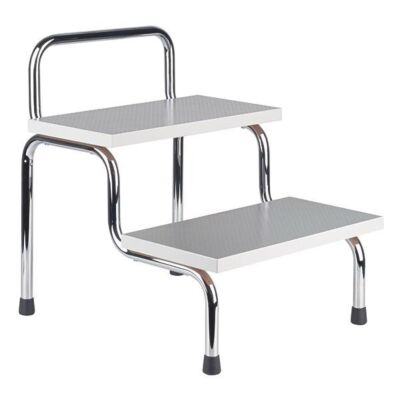 Fußauftritt mit 2 Stufen Steighilfe