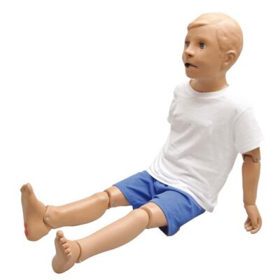 Pflegepuppe Fünfjähriger