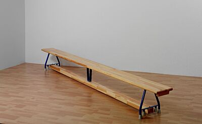 Turnbänke mit Stahlfüßen