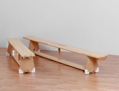 Schmale Turnbänke